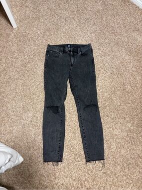 GAP Black Distressed Skinny Jeans with Frayed Hems